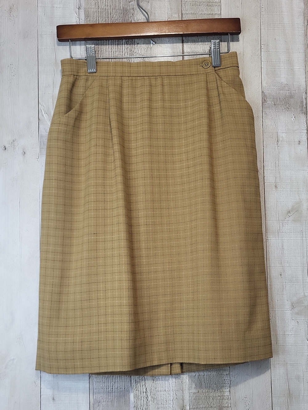 Vintage Wool Classic Tan Plaid Pencil Skirt. Size 8